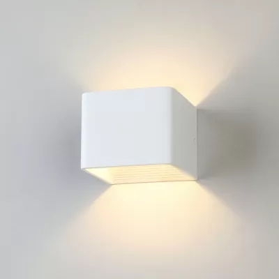 Настенный светильник  MRL LED 1060 белый Elektrostandard