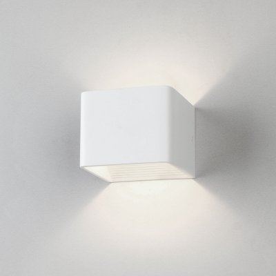 Настенный светильник Corudo MRL LED 1060 белый Elektrostandard