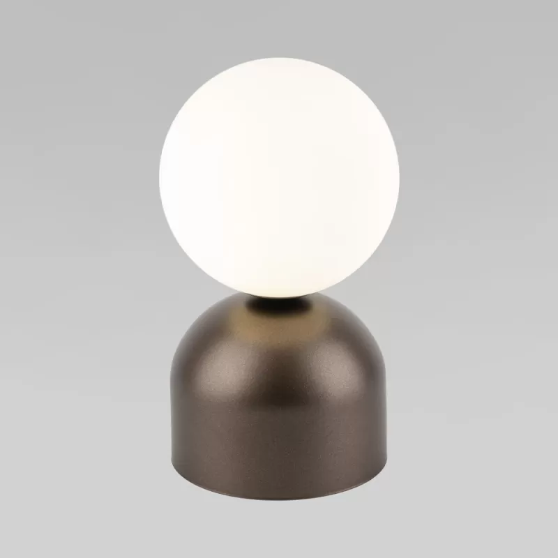 Стеклянный интерьерная настольная лампа Miki 16043 Miki форма шар белый Eurosvet